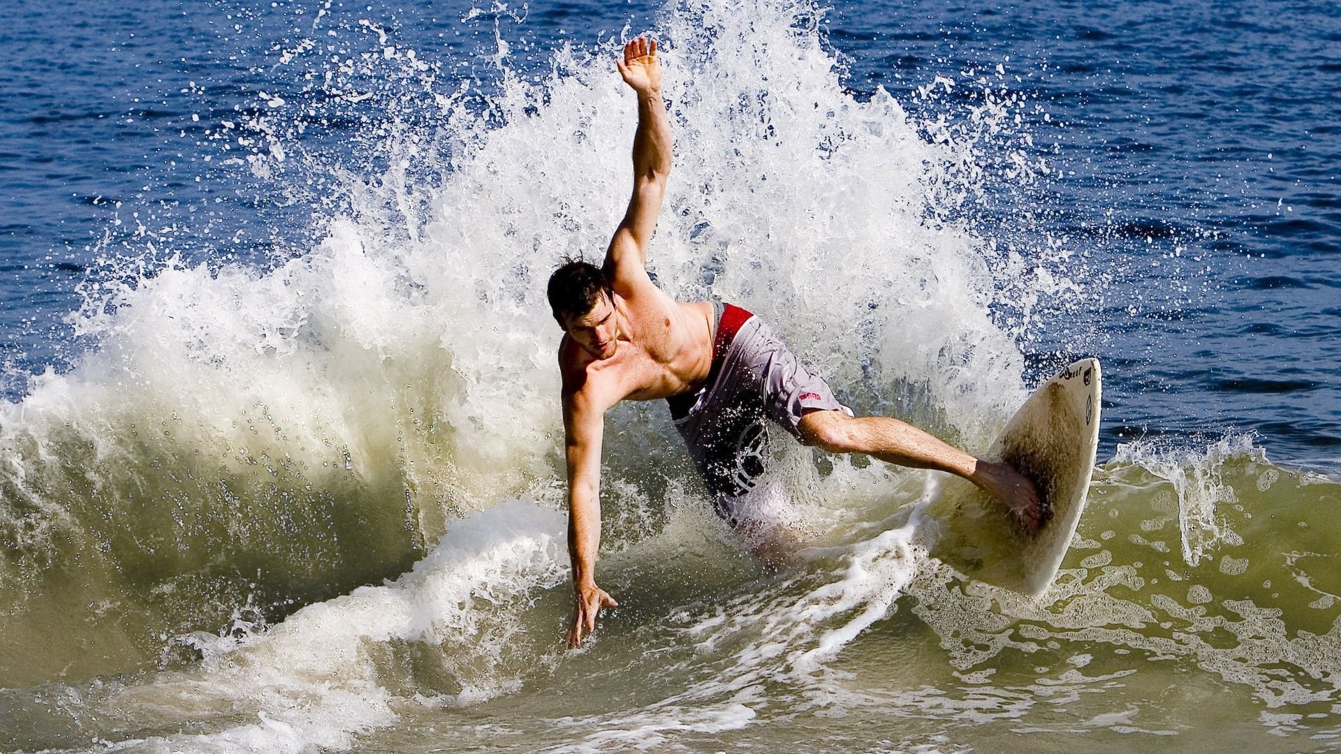 西甲德比启示录，从加拿大冰球战术看那不勒斯如何破解高压逼抢